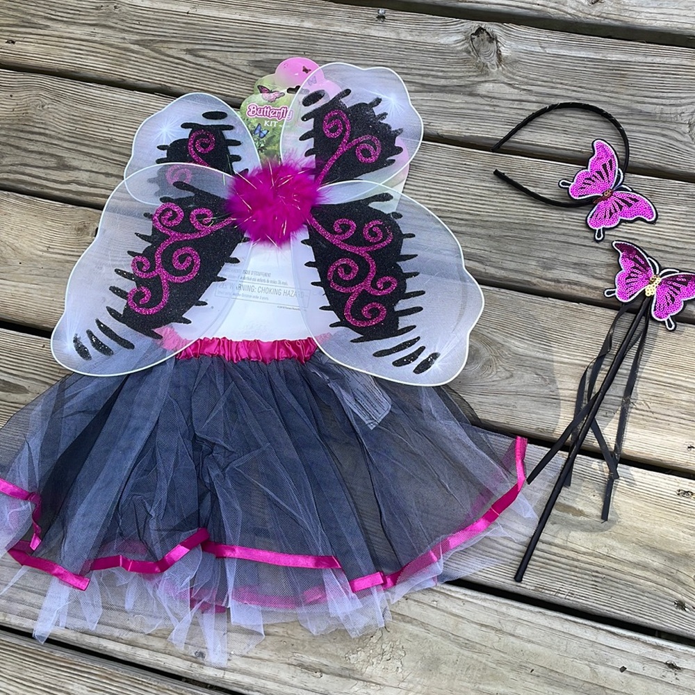 🦋 NWT- KIDS Butterfly Costume- Tutu Skirt, Headband, Wings & Wand Size 4-6